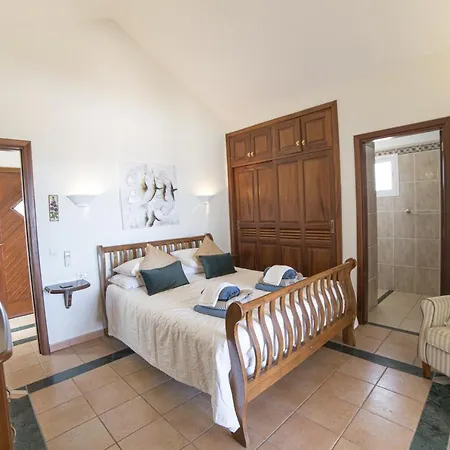 Costa Gwiga Villa *